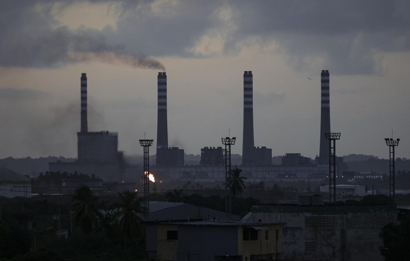 Лицензия США на нефть Венесуэлы запрещает транзакции с лицами из РФ и Ирана