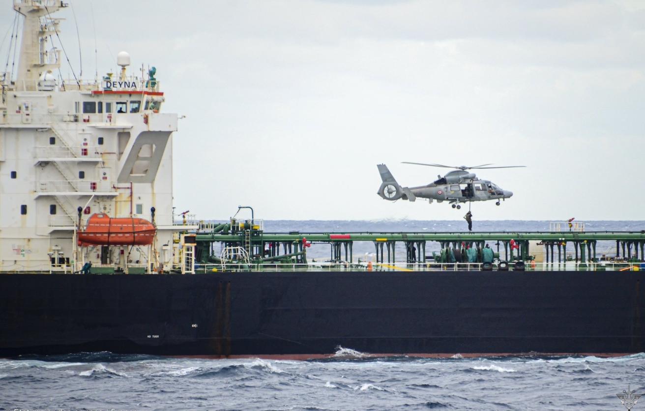 Франция задержала следовавший из России танкер Deyna