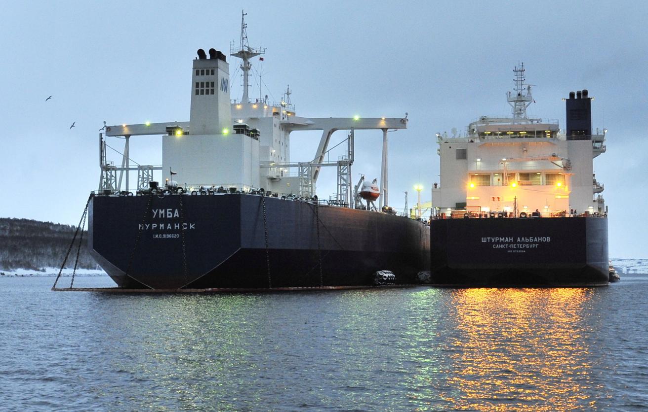 США разрешили операции по продаже нефти РФ, загруженной на танкеры до 17 апреля