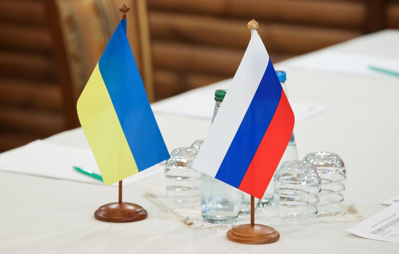 Politico: в ЕС разошлись во мнении о возможных контактах с Россией