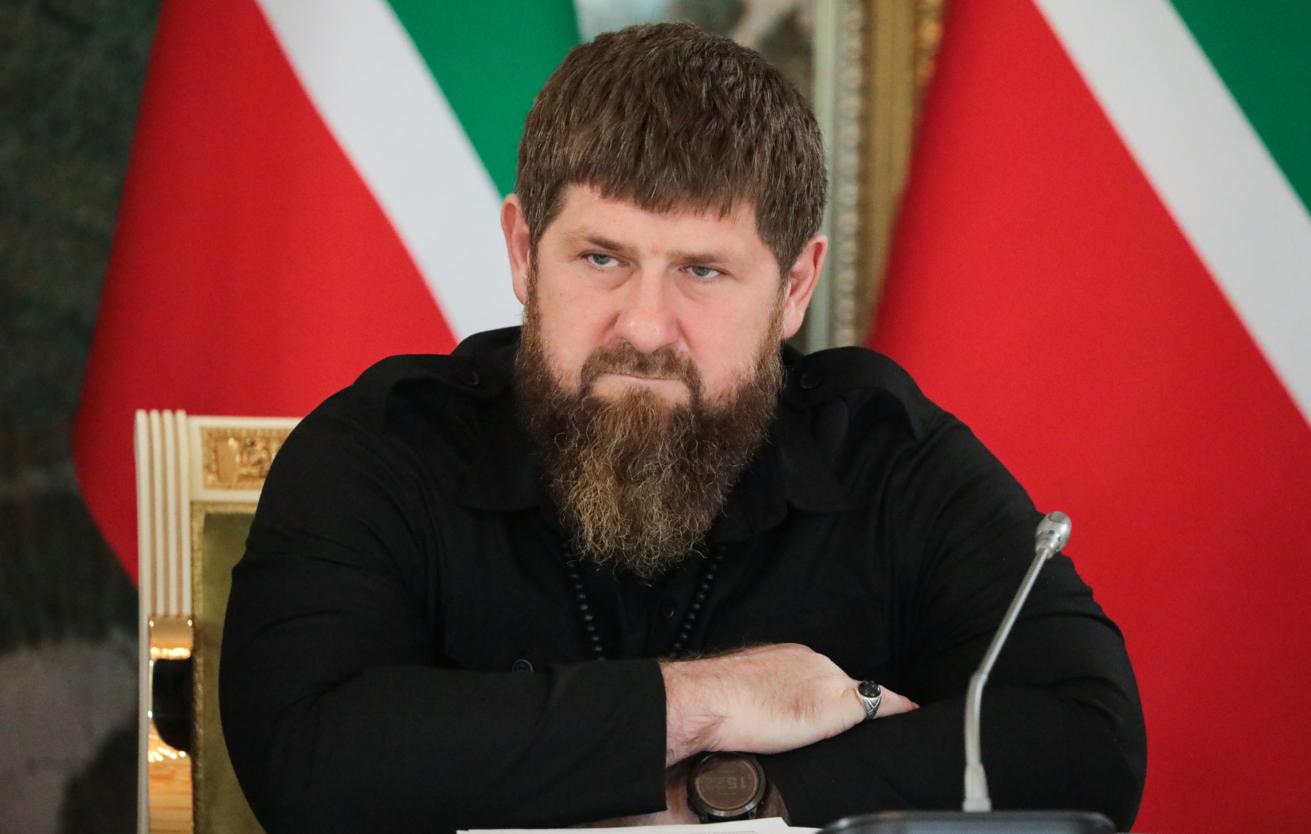 Кадыров призвал мужчин в Чечне не превращать длинные бороды в элемент моды