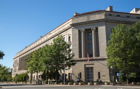 Здание Министерства юстиции США в Вашингтоне. blvdone/ Shutterstock/ Fotodom