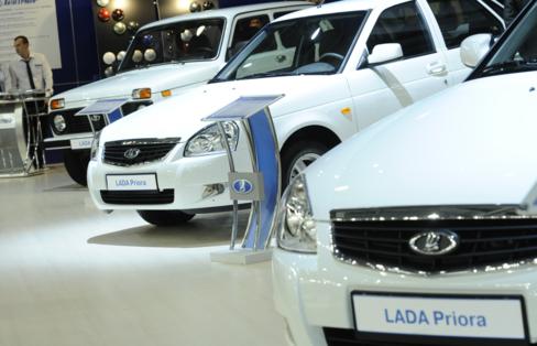 Автомобили Lada Priora. Станислав Красильников/ ТАСС