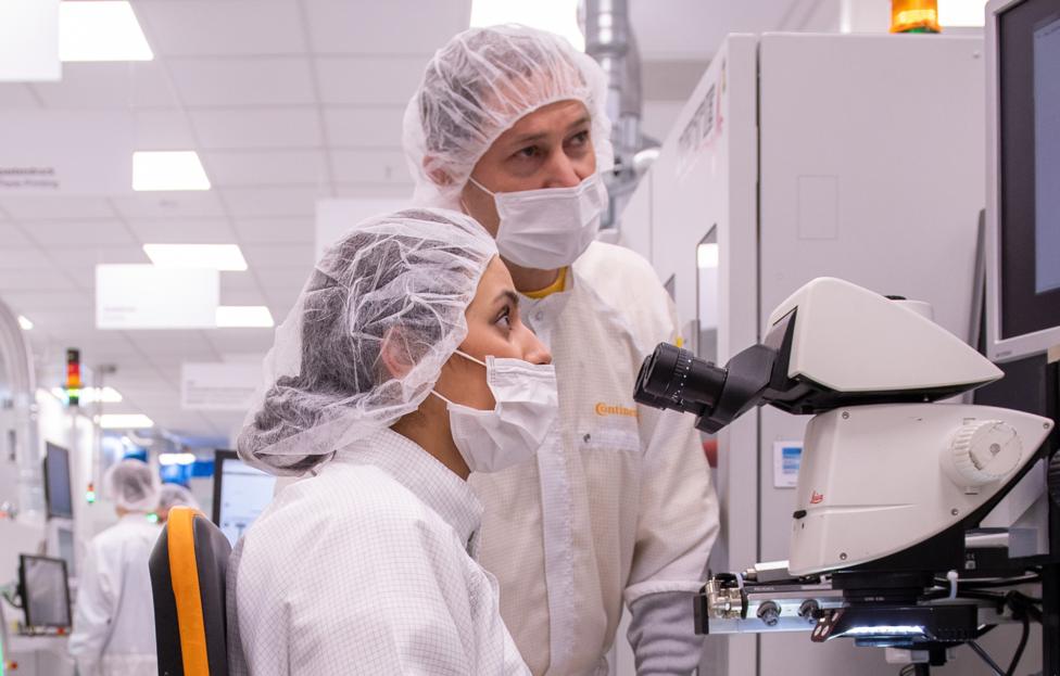 Lennart Preiss/ Getty Images