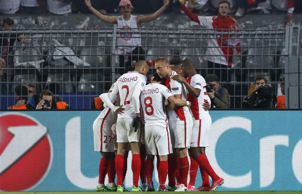 Футболисты "Монако" EPA/ FRIEDEMANN VOGEL