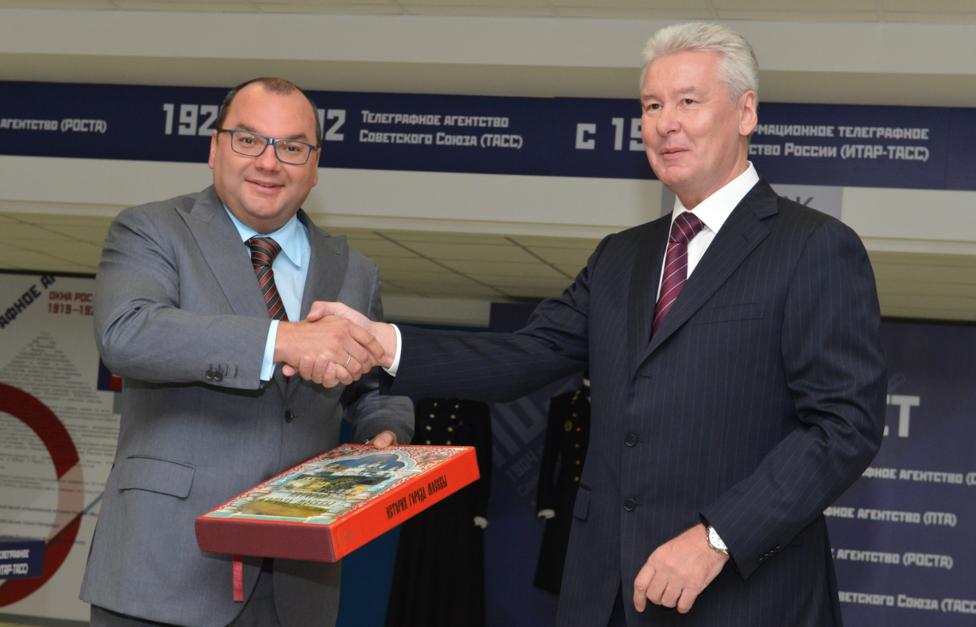 Генеральный директор ИТАР-ТАСС Сергей Михайлов и мэр Москвы Сергей Собянин ИТАР-ТАСС/ Юрий Машков