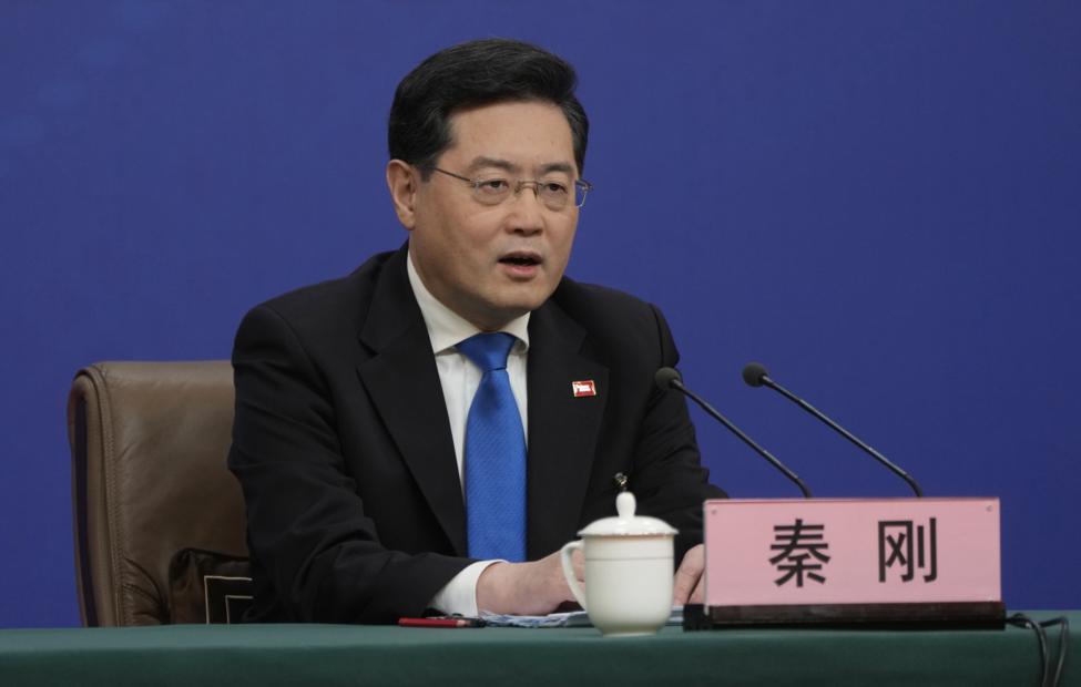 Министр иностранных дел КНР Цинь Ган  AP Photo/ Mark Schiefelbein