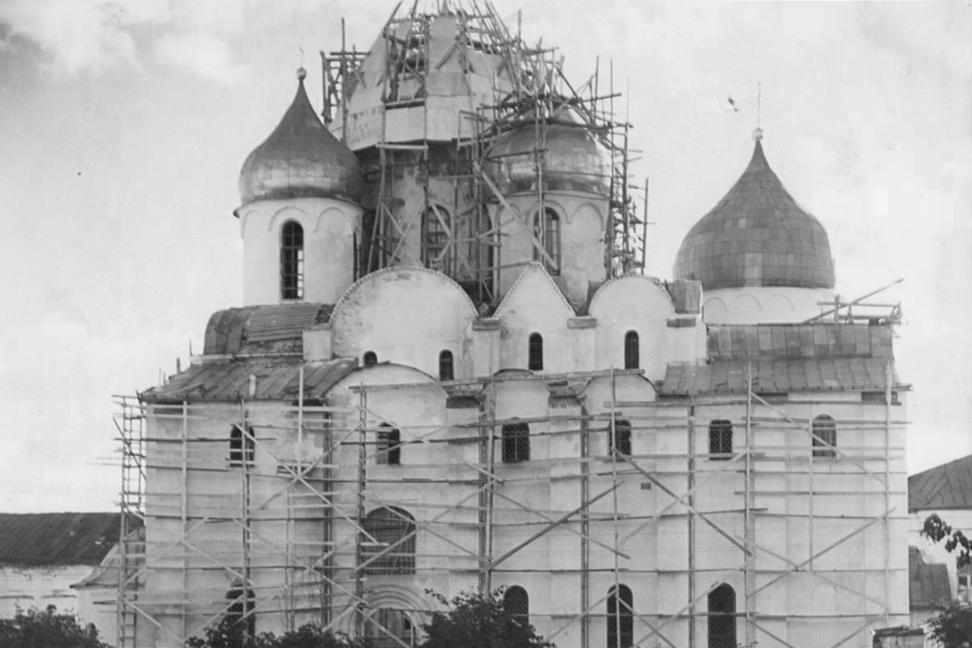 Софийский собор в строительных лесах, 1948 год. Новгородский музей-заповедник