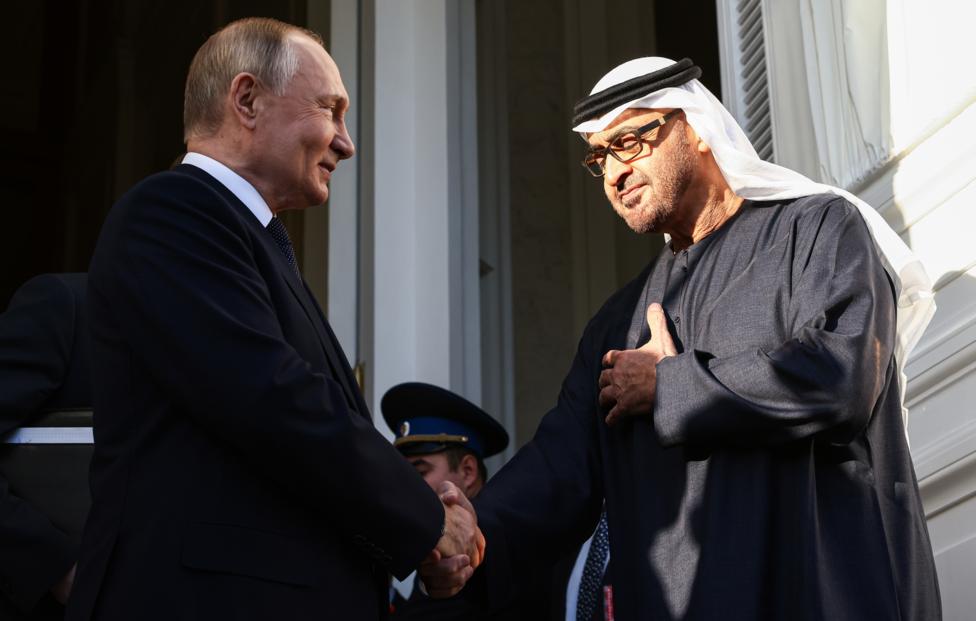 Президент РФ Владимир Путин и президент ОАЭ Мухаммед Бен Заид Аль Нахайян. Артем Геодакян/ ТАСС