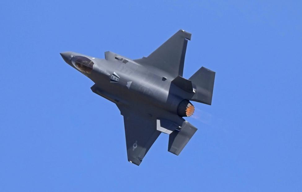 Истребитель пятого поколения F-35. AP Photo/ Aijaz Rahi, архив