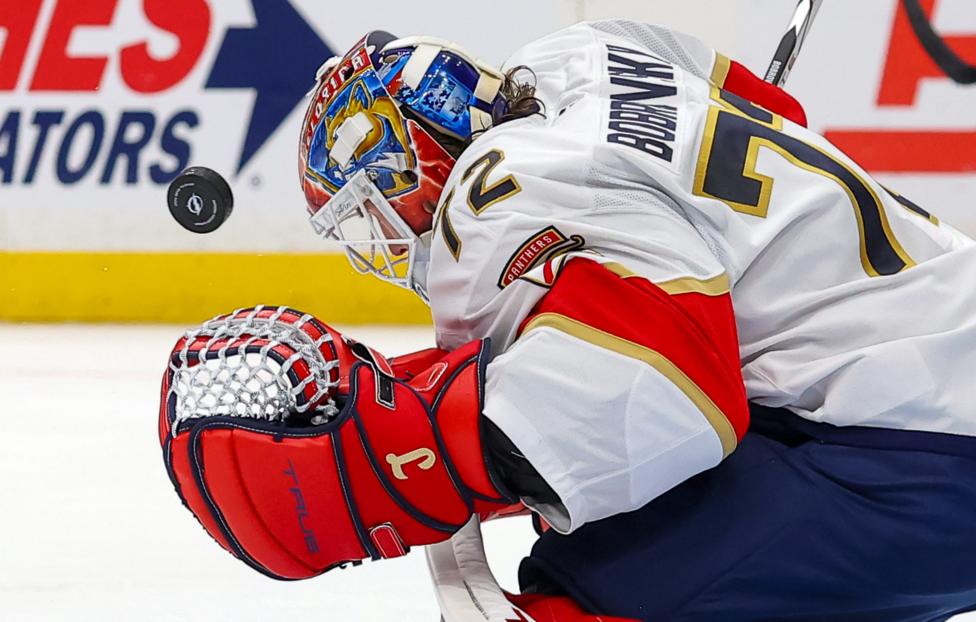 Голкипер "Флориды" Сергей Бобровский. Mike Carlson/ Getty Images
