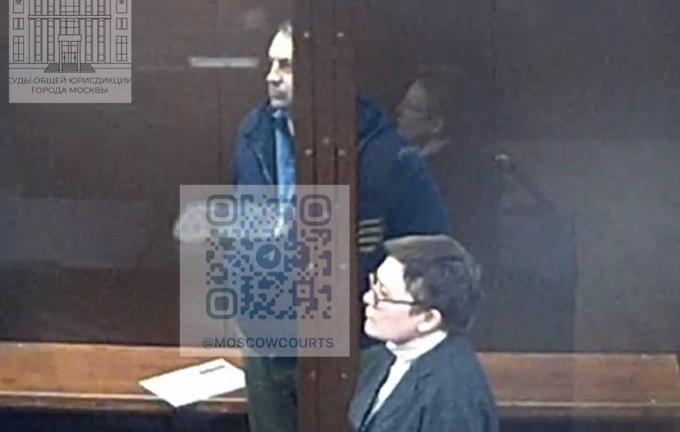 Владимир Луговенко (на заднем плане). Официальный Telegram-канал судов общей юрисдикции города Москвы