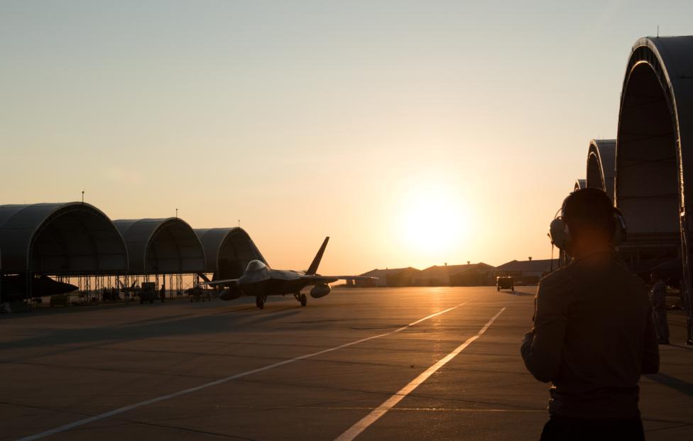 Kaylee Dubois/ U.S. Air Force/ Handout via REUTERS, архив