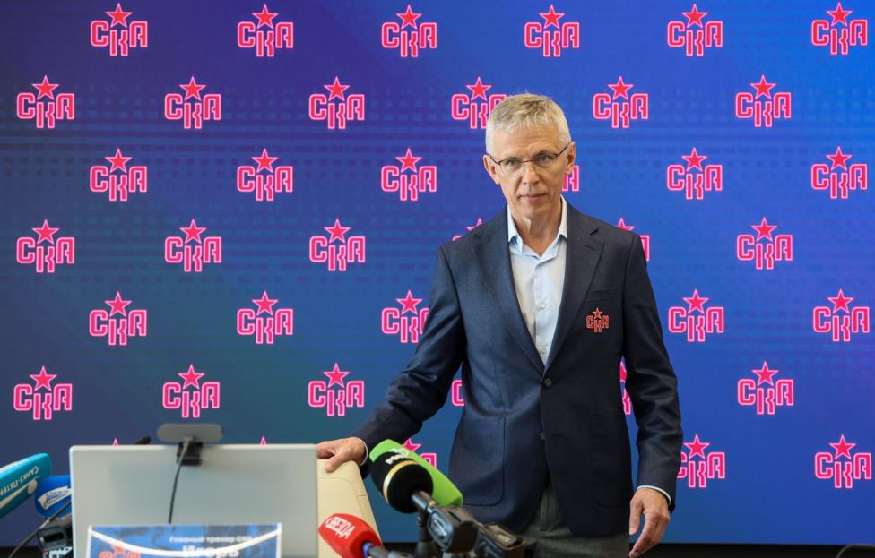 Главный тренер СКА Игорь Ларионов. Валентин Егоршин/ ТАСС
