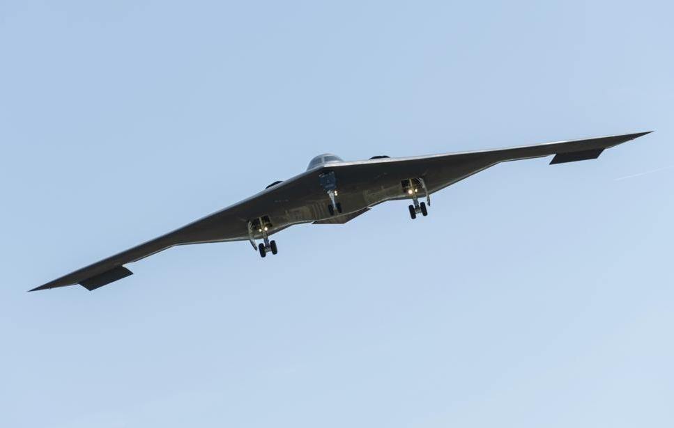 Бомбардировщик B-2. Senior Airman Devan Halstead/ U.S. Air Force via AP