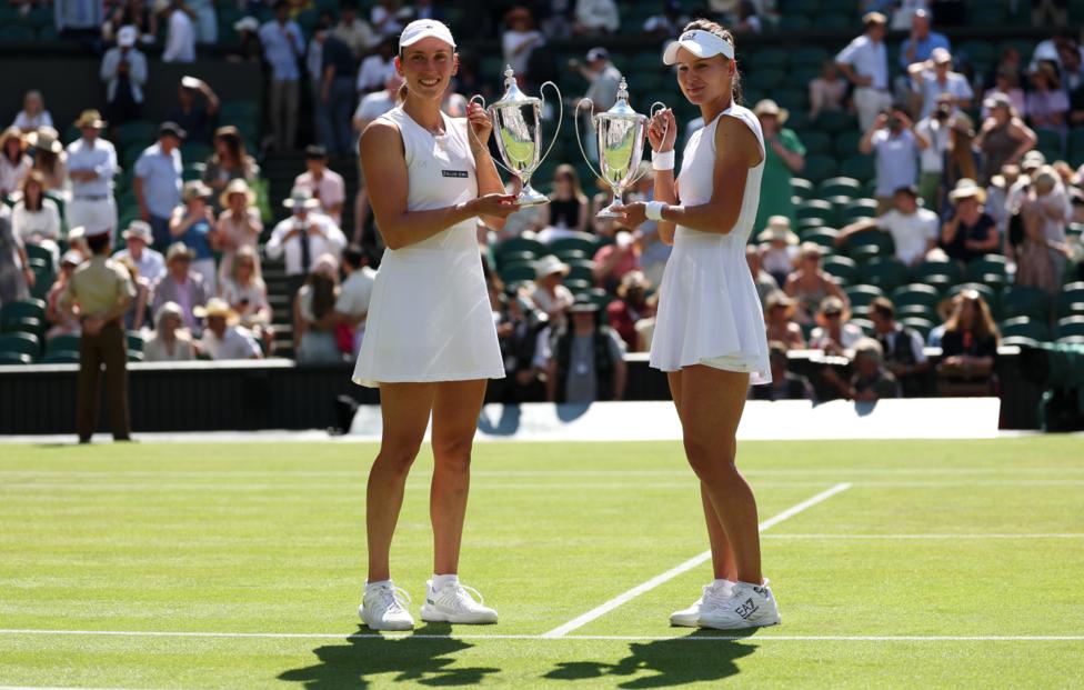 Элизе Мертенс и Вероника Кудерметова. Julian Finney/ Getty Images