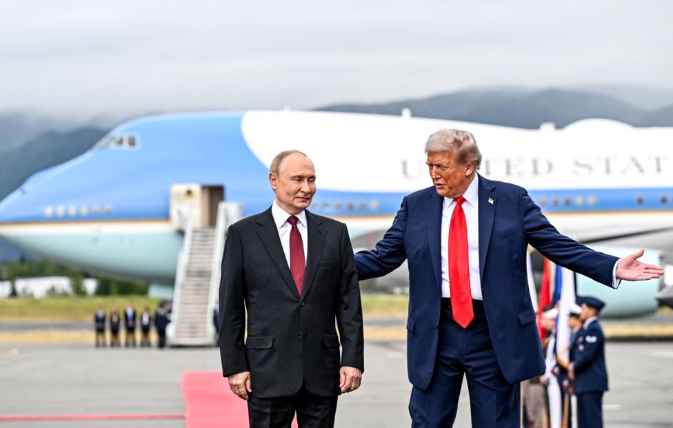 Президент России Владимир Путин и президент США Дональд Трамп. Сергей Бобылев/ POOL/ ТАСС