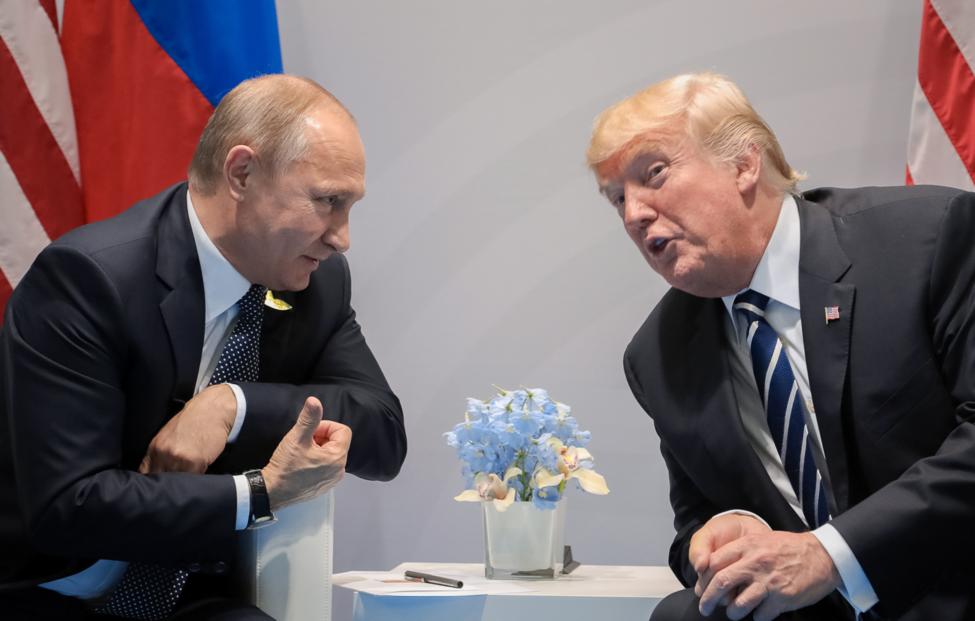 Президент РФ Владимир Путин и президент США Дональд Трамп, 2017 год. Михаил Климентьев/ пресс-служба президента РФ/ ТАСС