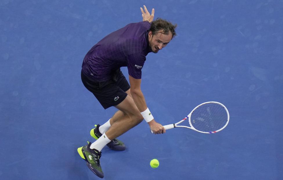Даниил Медведев. AP Photo/ Andy Wong