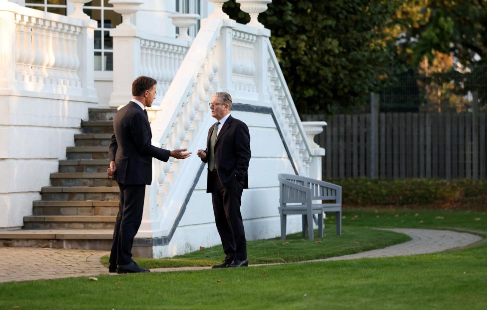 Генсек НАТО Марк Рютте и премьер-министр Великобритании Кир Стармер Suzanne Plunkett/ Pool Photo via AP