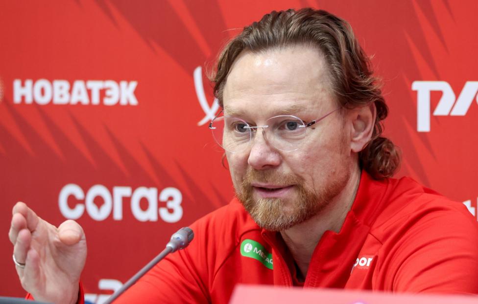 Главный тренер сборной России по футболу Валерий Карпин Дмитрий Феоктистов/ ТАСС